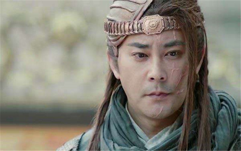 《倚天屠龙记》中为什么苦头陀能够在郡王府掩藏数十年?