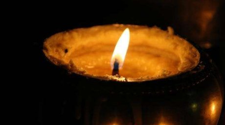 灯不拨不亮，理不辩不明的意