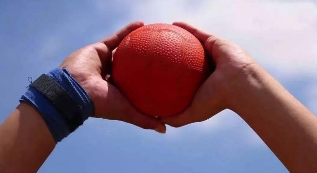 实心球的动作要领及训练方法是什么？