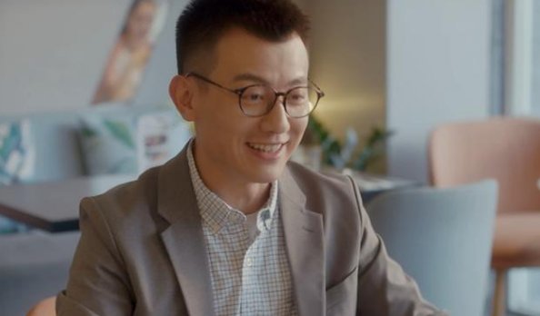 安家中季明亮的扮演者是谁？