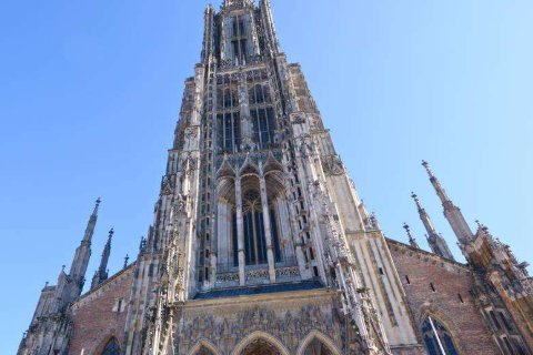 哥特式建筑的代表作是?