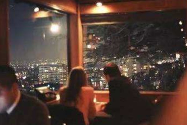 一人( ) 事,众人受累：A,偾 B,愤 C,喷同时求助这个成语的意思