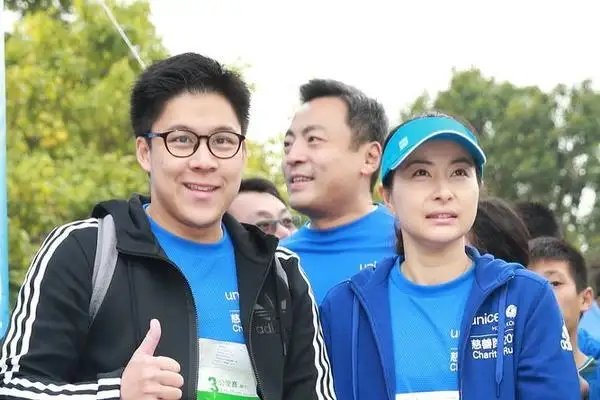 霍启刚任香港立法会议员,这一职务的主要工作是什么?