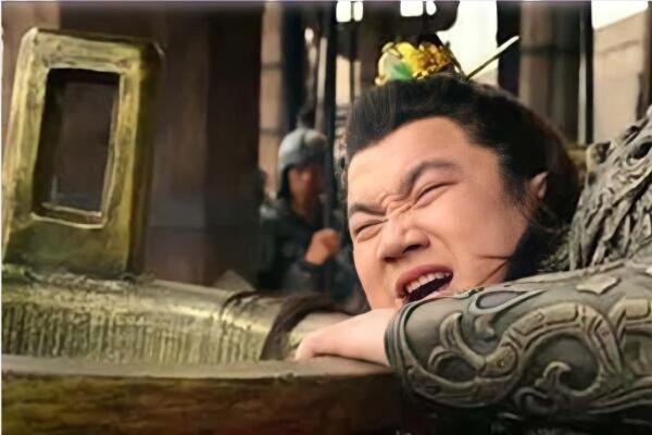 秦武王嬴荡会在洛阳举鼎而亡，是什么原因导致的？