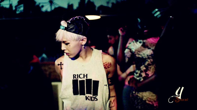 求权志龙Crooked MV里面的高清截图