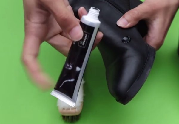 运动鞋可以直接用水洗吗