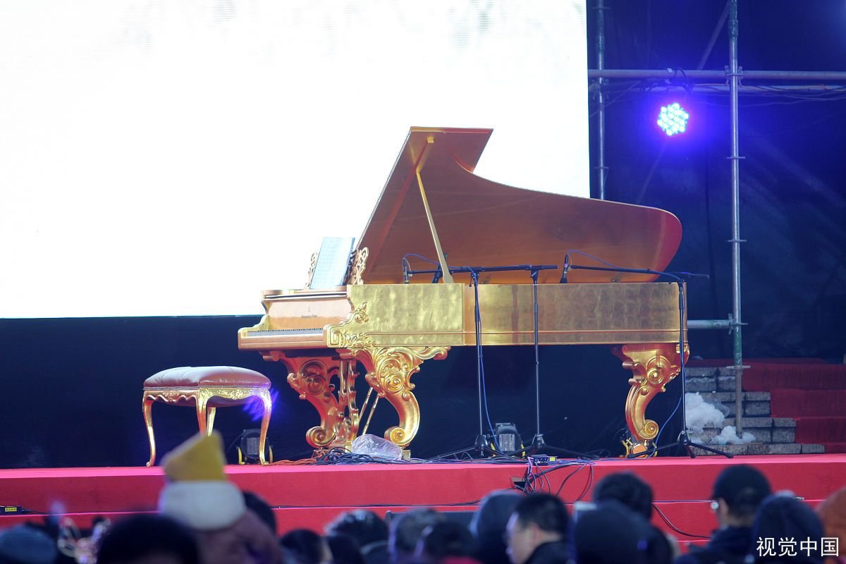 上海一抑郁症女子买三台钢琴,父亲去退货却遭拒绝,琴行拒绝退货是否合理?