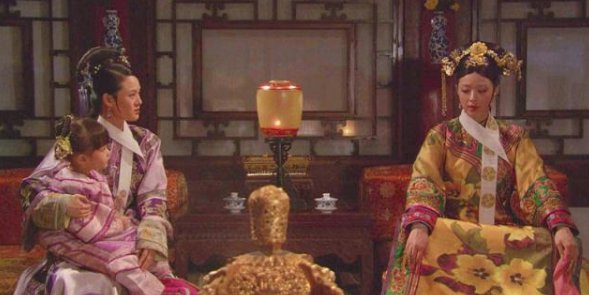 《甄嬛传》:安陵容到死都想不到,甄嬛回宫后为什么要给皇后簪花?