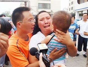 河南男婴被亲人11万元卖掉，男婴的亲人为何这么做？