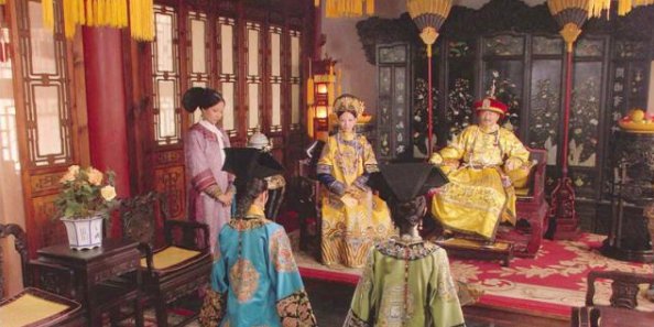 《甄嬛传》:安陵容到死都想不到,甄嬛回宫后为什么要给皇后簪花?