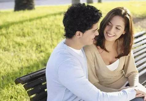 相处在一起两年的男朋友,背着我找出台女,还有了友朋友 ,他心里真正的想法是什么？