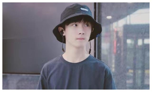 马嘉祺被中戏正式录取，他的文化课成绩怎么样？