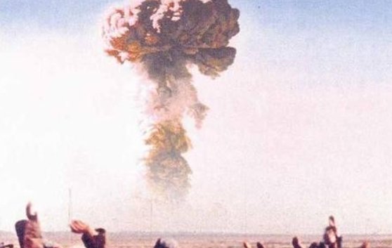 第一颗原子爆炸成功是哪一年？