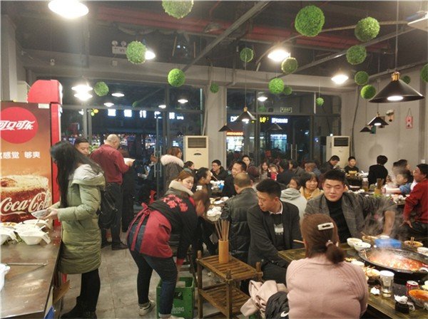 自己开火锅店要投入多少钱