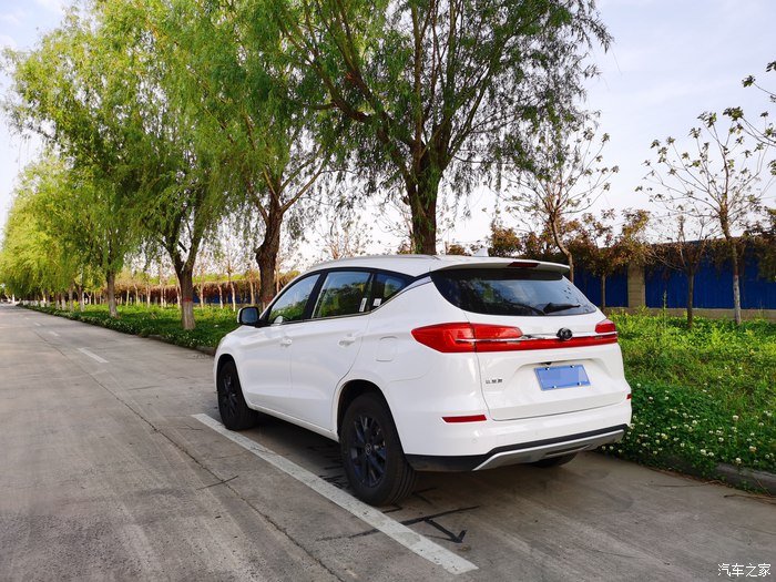 漫步黄昏，与宋同行，开往城市的边缘！