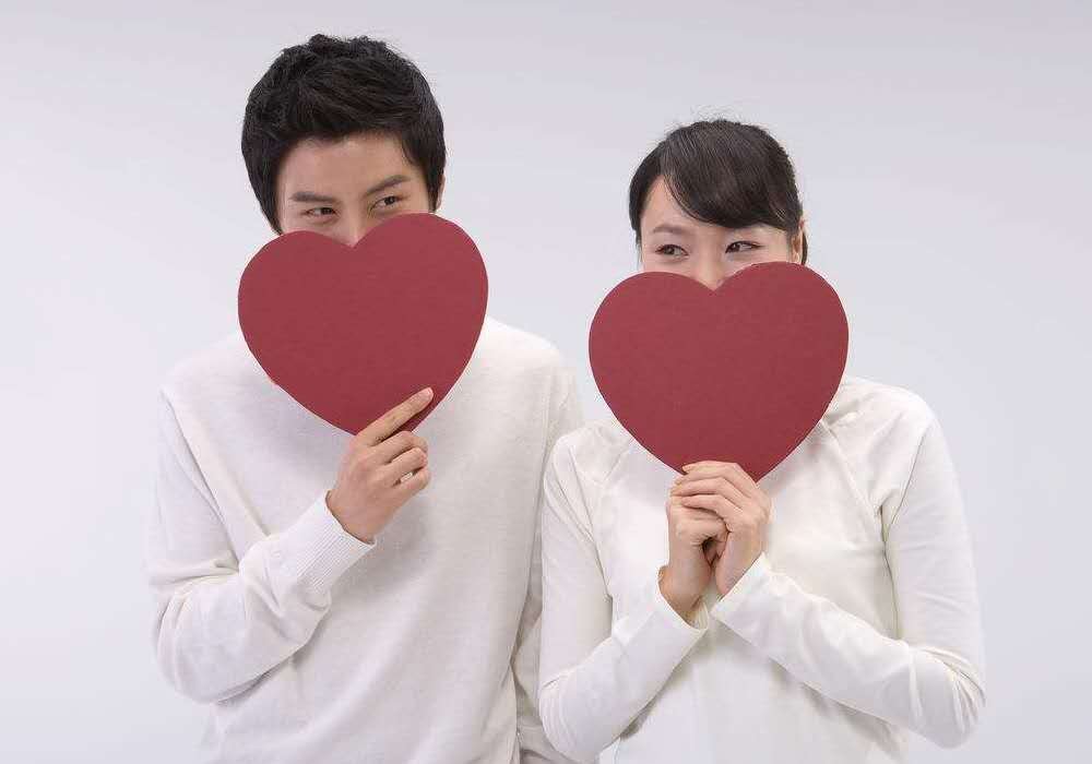 夫妻长期两地分居，应该怎么维系夫妻感情？