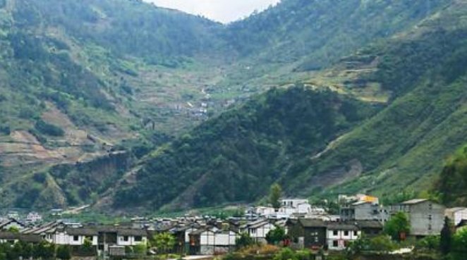 跃入眼帘是什么意思？