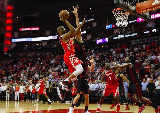 林书豪、库里和保罗，在NBA分别有过几次扣篮？