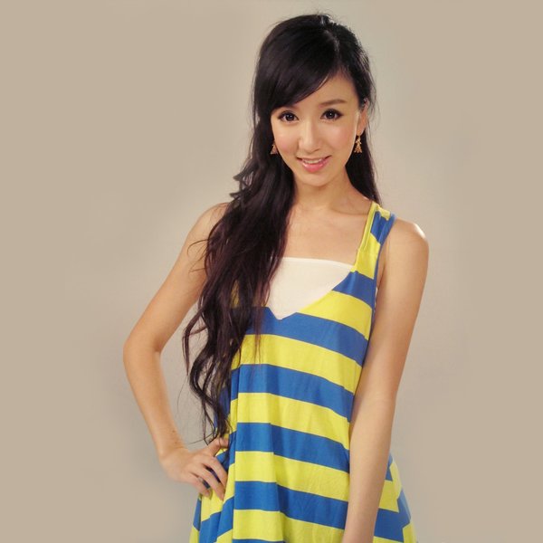 《爱情公寓》里为什么胡一菲要把曾小贤让给诺澜?