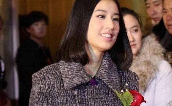 黄圣依会拜赵本山为师的原因是什么?