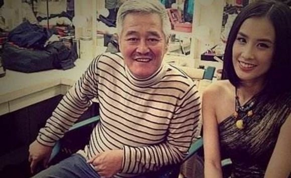 黄圣依会拜赵本山为师的原因是什么?