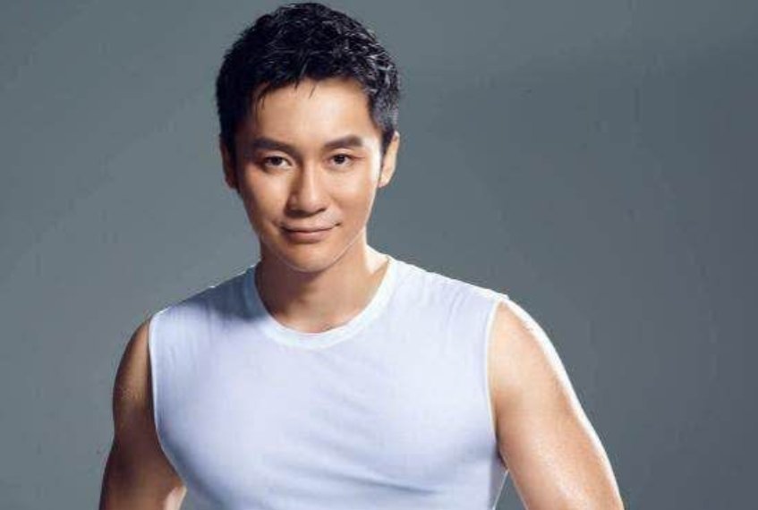 李晨的身世如何呢?背景是不是很强大?