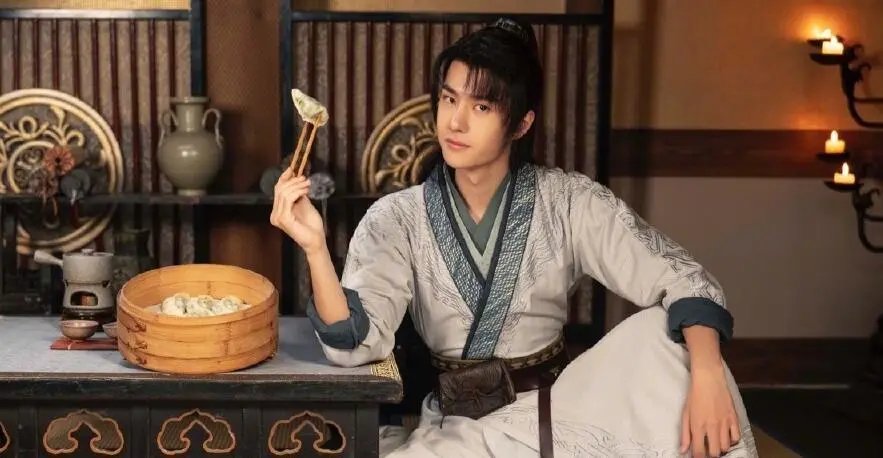 有翡中谢允的身份是什么?