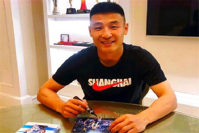 武磊荣获世界足球大会体育杰出人物奖了吗？