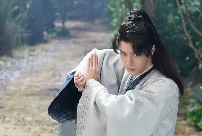 有翡中谢允的身份是什么?