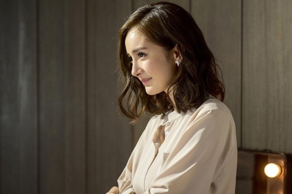 杨幂深夜赴美容院，你在分手后能调节好自己吗？