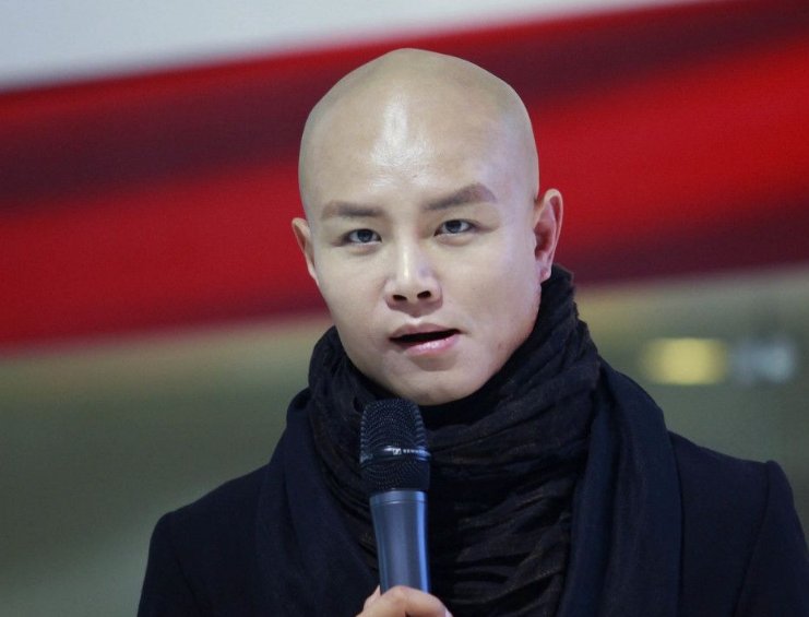 乐嘉回应当年强吻谢娜事件,曾经因此事饱受争议,真相究竟是什么?