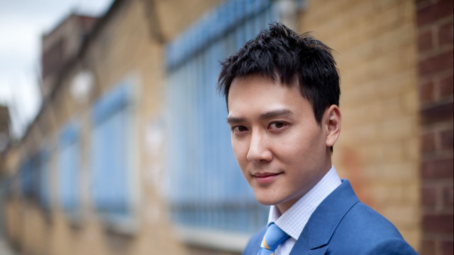 冯绍峰到底是一个什么样的人？