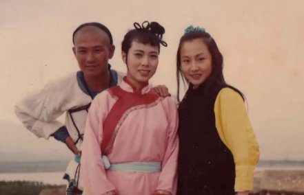 康德第一保镖传奇主题曲是什么？