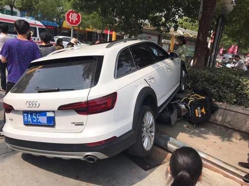 江苏一外卖员汽油浇身点火自伤，他为何会这样做？