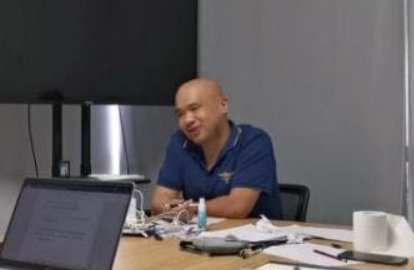 985硕士开摩的走红后被查论文,大家为何对他的论文感兴趣?