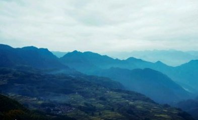 “天青色等烟雨”的含义？