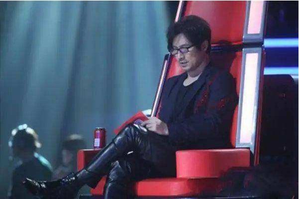 小李子变瘦，新造型成功去油，什么造型能够轻松摆脱油腻？