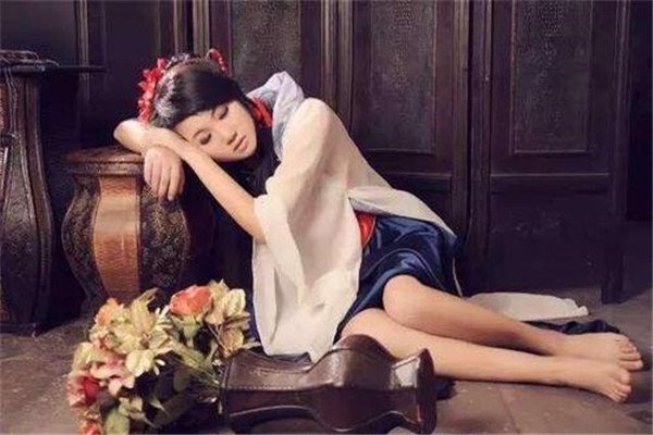 古代人穿内衣吗，内衣都是什么样的？