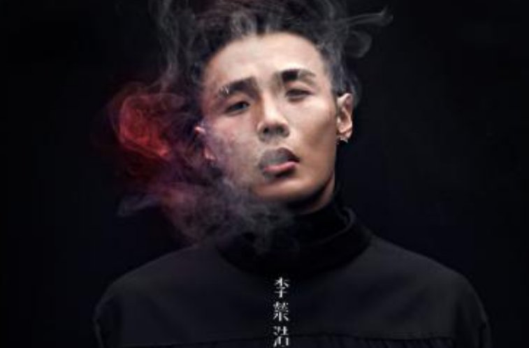 李荣浩晒蔡依林合影还自黑，男生拥有有趣的灵魂，会多么吸引异性关注？