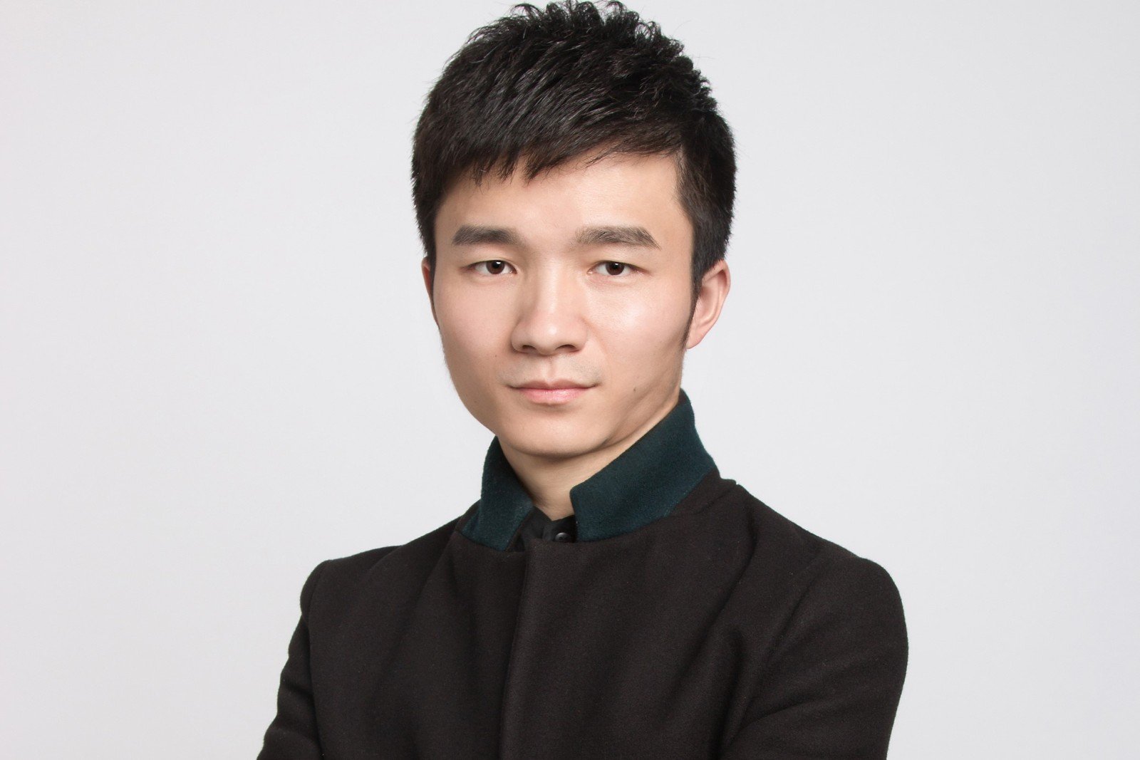 杭州奢侈品鉴定师老男人是叫什么？