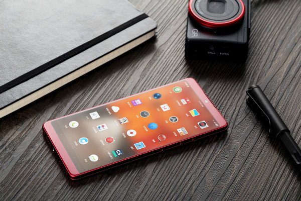 手机贴膜,会对眼睛造成怎样的伤害?