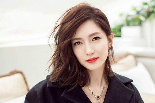 saya爷爷收花圈被气去世，江疏影为什么发文称：我没做过那种事？