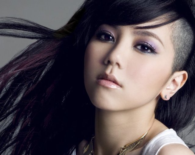 歌词 不要对我说再见 一句再见 两个人的……