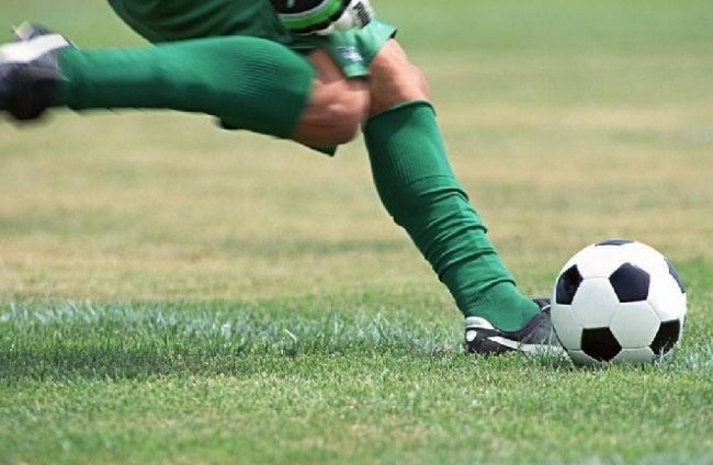 向妈妈请求每周三放学后踢一会足球200字