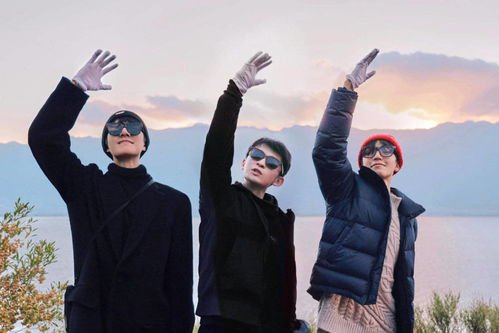 王俊凯董子健海边相处好浪漫，是你向往的神仙友谊吗？