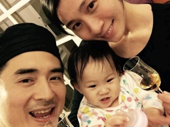 男星离婚7年，遭前妻控诉看儿子被刁难，其母不许孩子见妈妈，邵昕是妈宝吗？