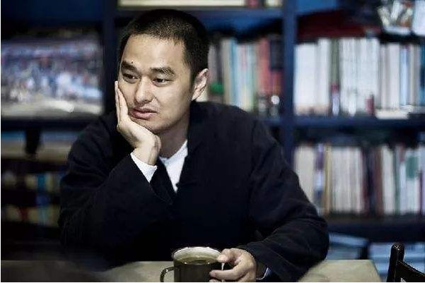 小李子变瘦，新造型成功去油，什么造型能够轻松摆脱油腻？