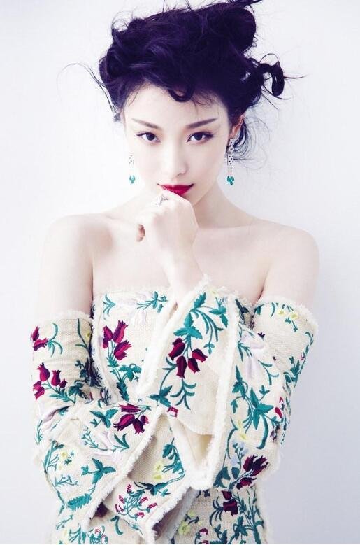 倪妮的早年经历是怎样的？