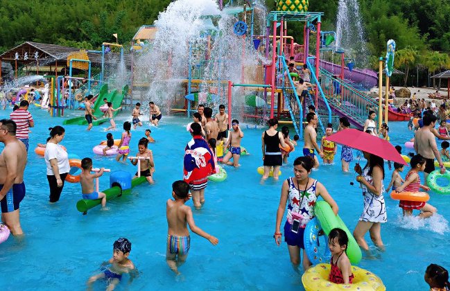 山东某村书记百万建设水上乐园引热议，其书记是咋回应的？