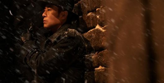 《悬崖之上》深度解析是什么?